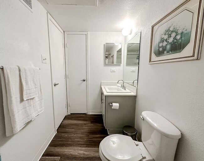 Photo - 1071 Clayton Ln Unit SI FL3-ID1534928P