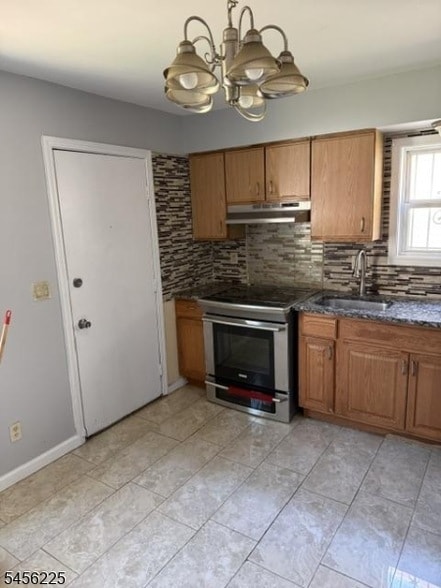 Photo - 27 16th Ave