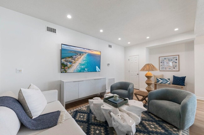 Photo - 169 Pompano St Unit SI ID1447114P