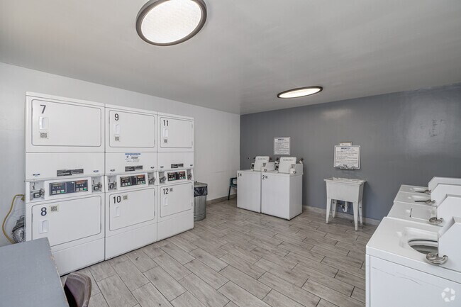 Laundry Facilities - Casa Corona