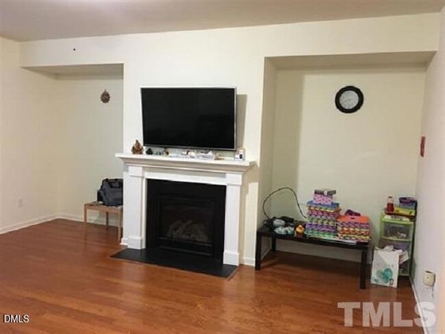 Photo - 725 Edgewater Ridge Ct