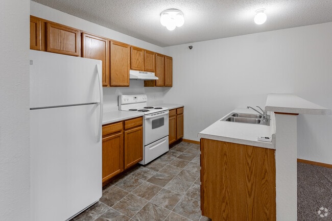 1BR, 1BA - 700SF - Kitchen - Isanti Village Apartments