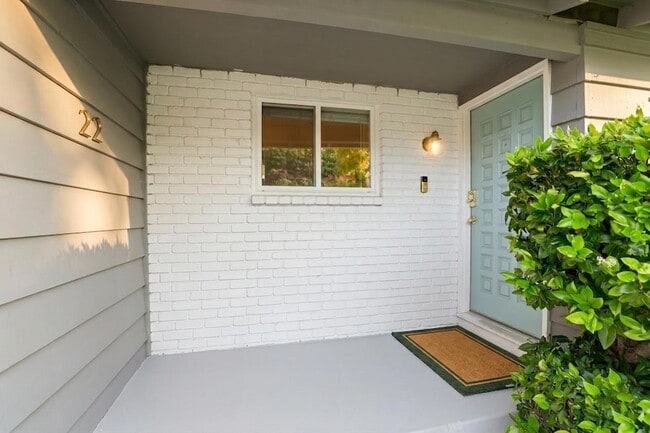 Photo - 1714 Woodridge Way