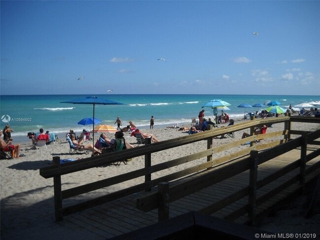 Building Photo - 3801 S Ocean Dr Unit 10V