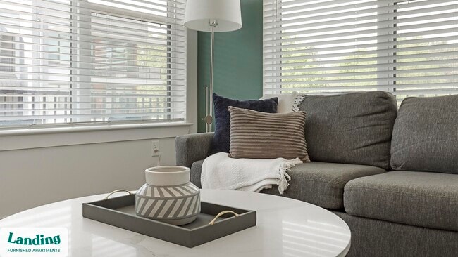 Building Photo - 2201 Glenwood Ave SE Unit 2301.1408856