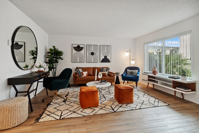 Photo - ReNew Serra Mesa