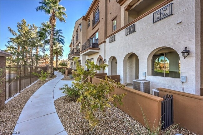 Photo - 1073 Via Prato Ln