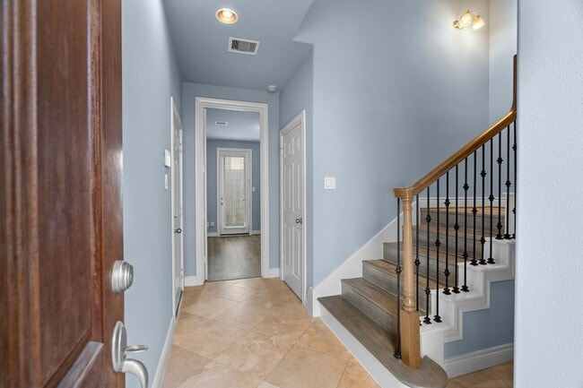 Photo - 2820 Sherwin St