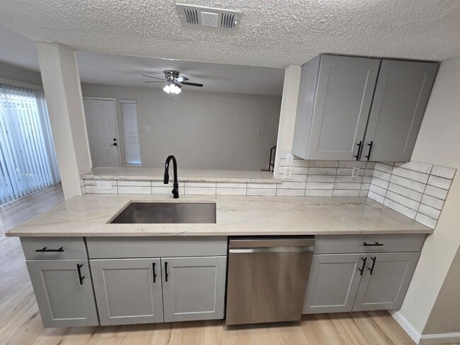 Photo - 5640 Birchmont Dr