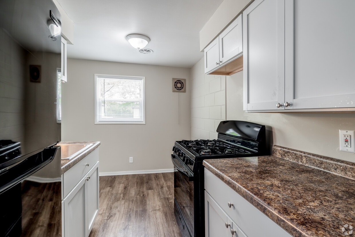 Floor Plan - 3 Bedroom Townhouse - Fully Remodeled