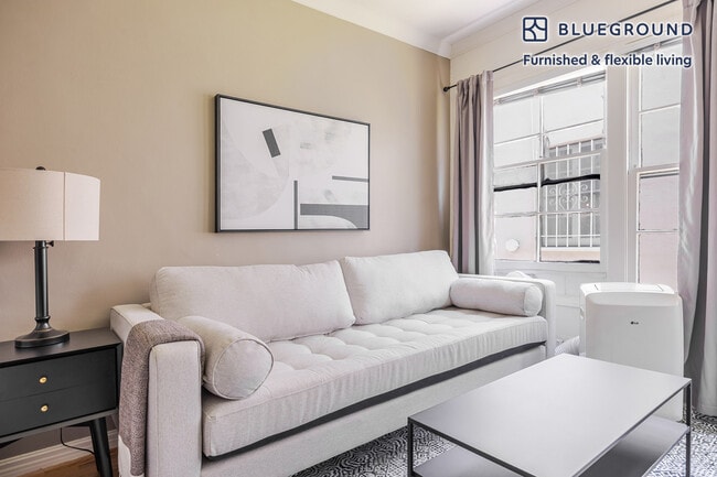 Building Photo - 136 S Roxbury Dr Unit FL1-ID1354