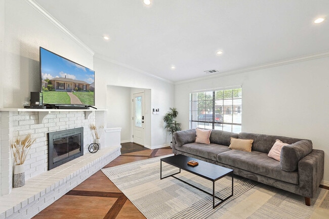 Photo - 904 Longhorn Dr Unit ID1056388P