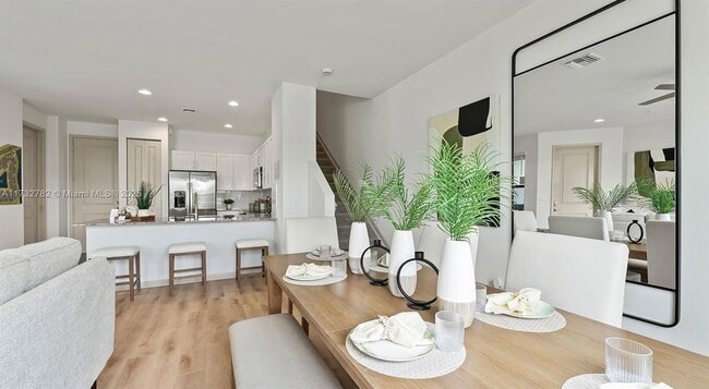 Photo - 5600 NW Coventry Cir