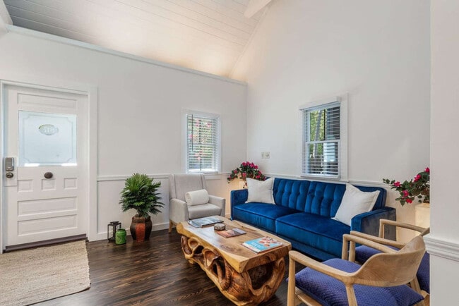 Building Photo - 817 Terry Ln Unit ID1297837P