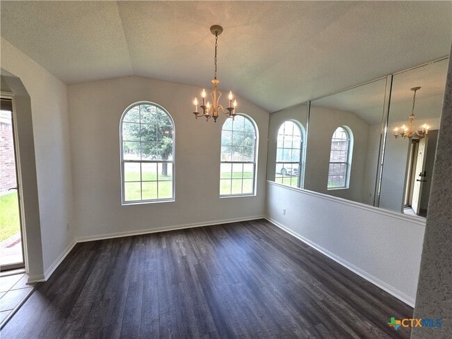 Photo - 2402 Mikulec Dr