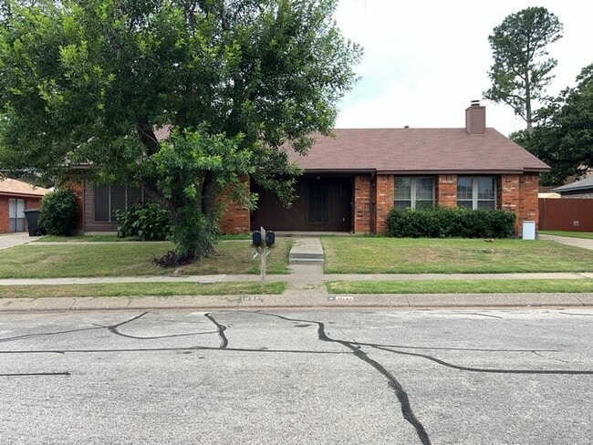 Building Photo - 1037 Stableway Ln