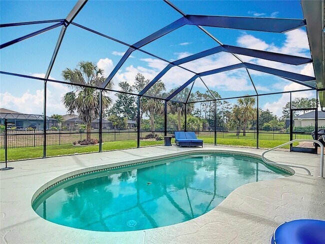 Photo - 613 Boundary Blvd