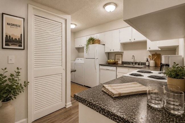 Photo - Hickory Creek Apartment and Townhomes