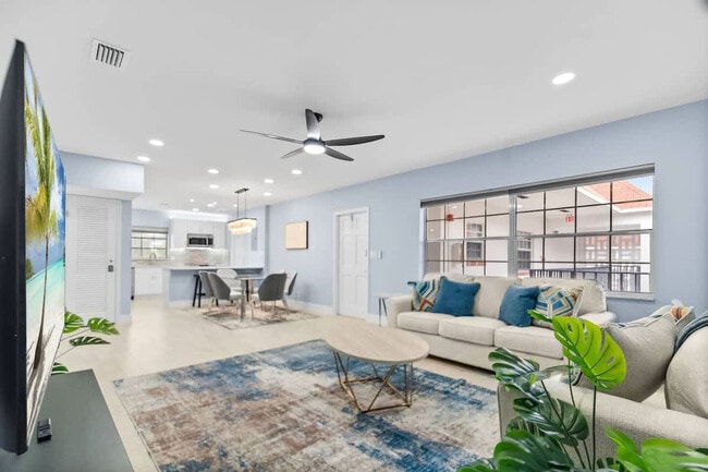 Building Photo - 2424 NE 9th St Unit ID1323128P