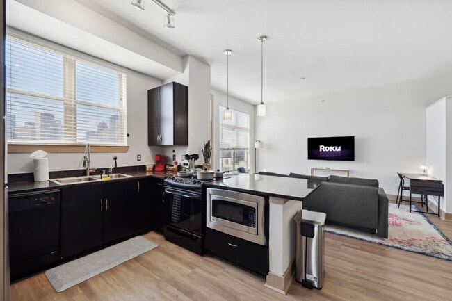 Photo - 264 N Walton St Unit ID1289466P