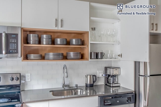 Photo - 624 Yale Ave N Unit FL5-ID709