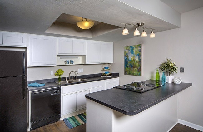 Building Photo - Oak Park