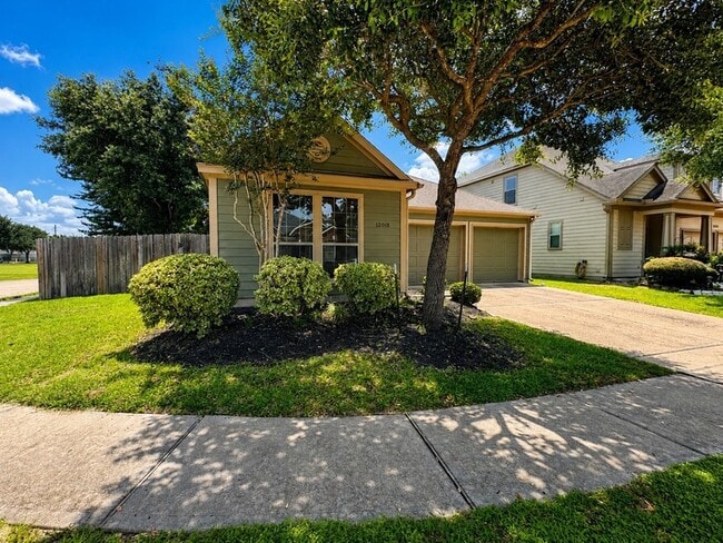 Building Photo - 12018 Grace Hall Dr
