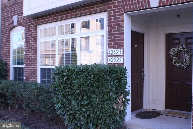 Photo - 42525 Highgate Terrace