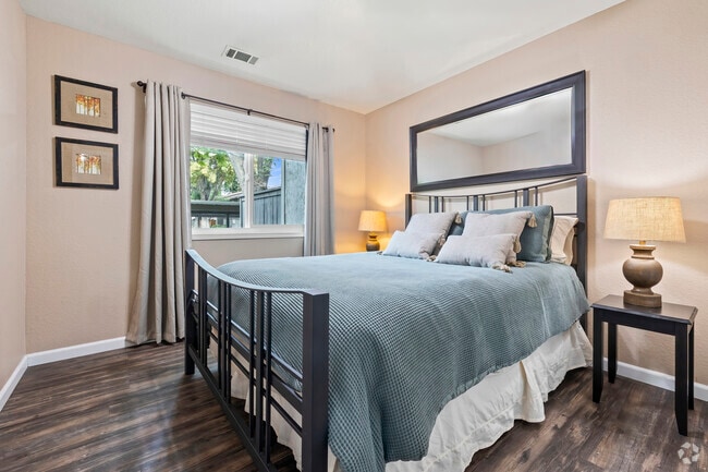 Bedroom Two - Oak Park