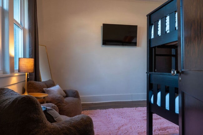 Photo - 158 N Willett St Unit ID1023130P