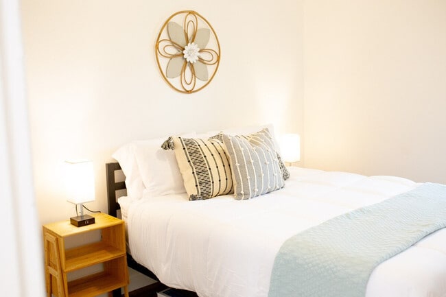 Photo - 3915 W 8th St Unit ID1296530P