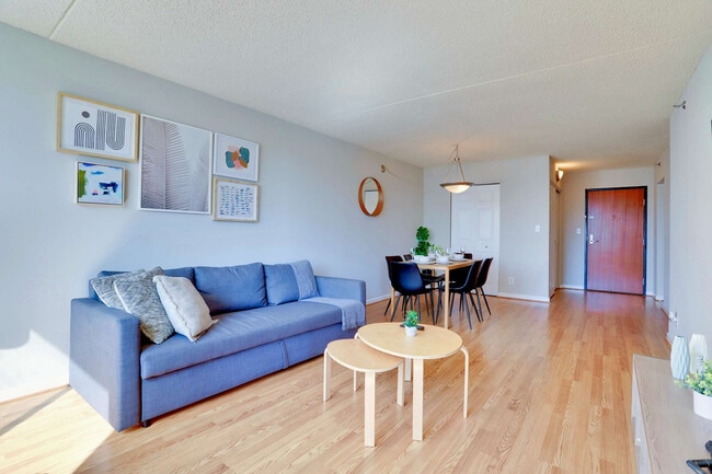 Building Photo - 401 12th St S Unit FL12-ID1038990P