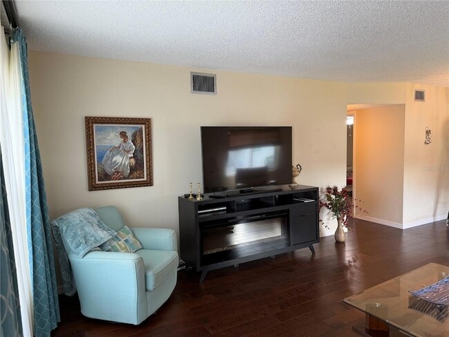 Photo - 2426 Ecuadorian Way Unit 40
