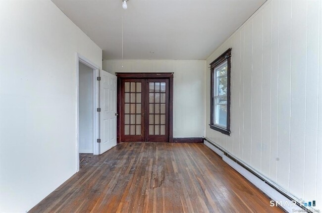Photo - 146 Charles St