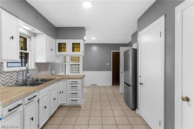 Photo - 52 Rhoda Ave