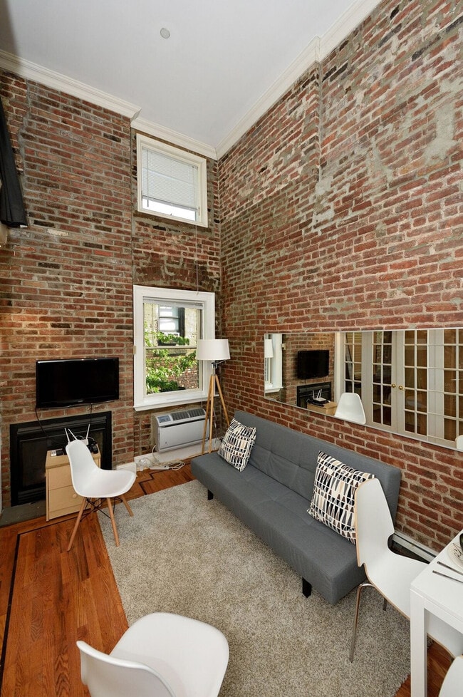 Photo - 692 10th Ave Unit ID1323940P