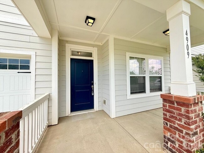 Photo - 4909 Grace View Dr
