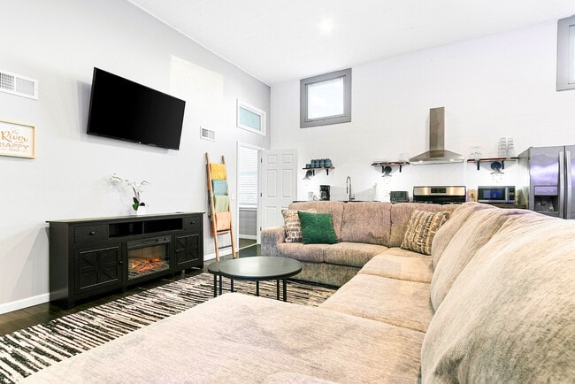 Photo - 107 Smith Ave Unit SI ID1531273P