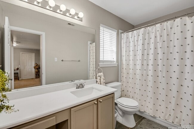 Photo - 2219 Cardigan Hill