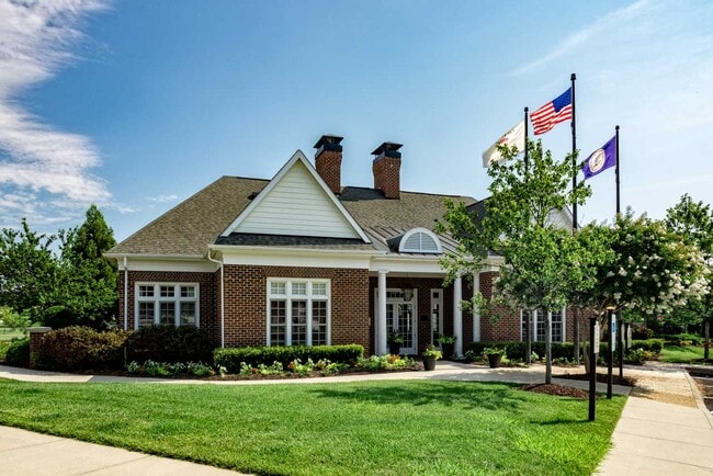 Building Photo - The Estates at Horsepen