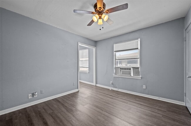 Building Photo - 1919 McDuffie St Unit 2