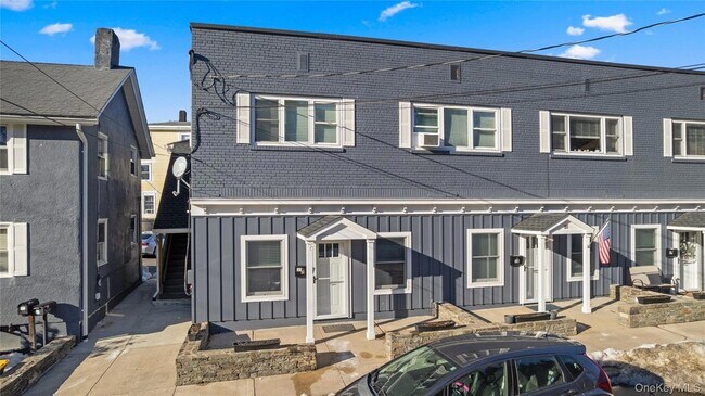 Photo - 197 Grand St Unit 1