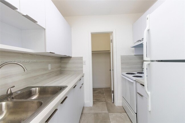 Building Photo - 831 NW 1st Ave Unit 4