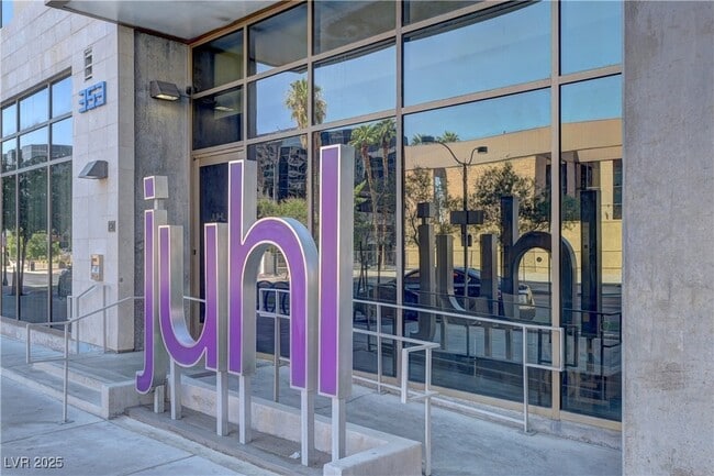 Photo - 353 E Bonneville Ave