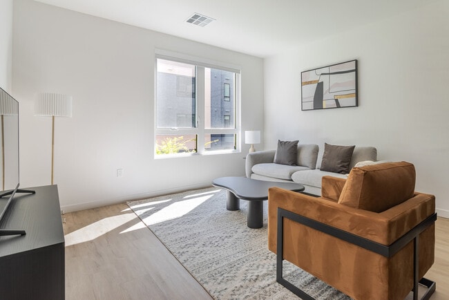 Building Photo - 350 Chastain Pl Unit FL4-ID2057