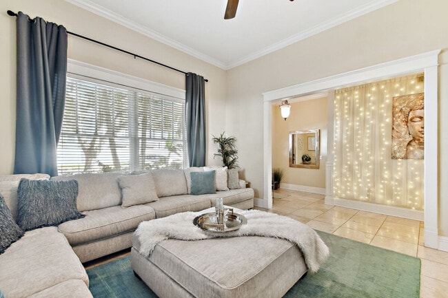 Photo - 509 S Willow Ave Unit ID1387457P