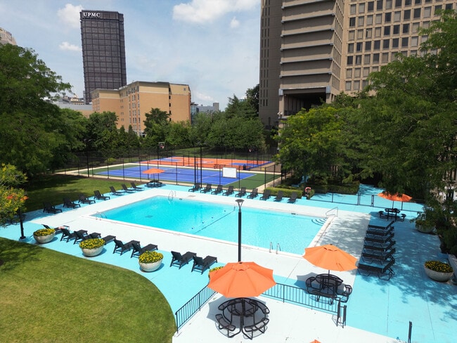 Building Photo - City View Apartments