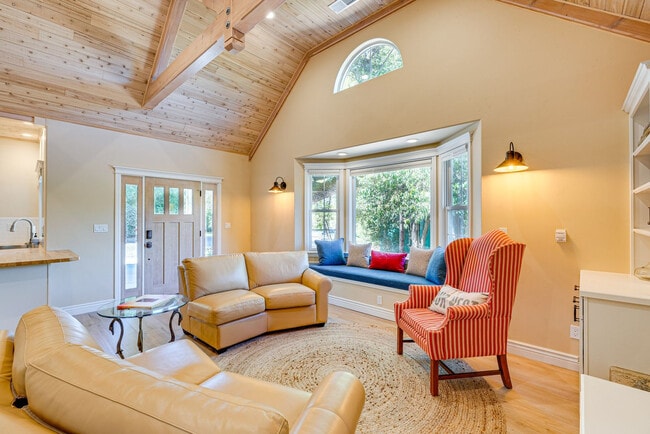 Photo - 5700 Winding Way Unit SI ID1546020P