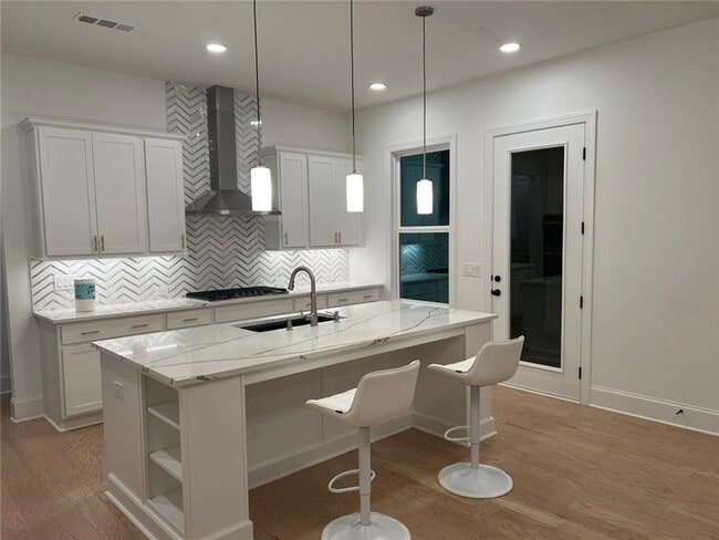 Photo - 1934 Harken Grv