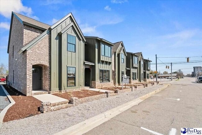 Building Photo - 501 W Cheves St